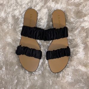 Black sandals😍